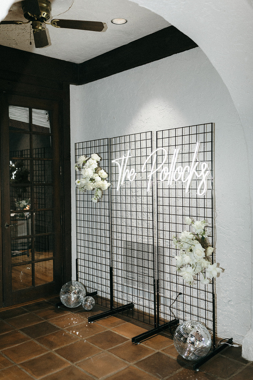 Accent Walls + Displays – Dizzy & Jayne