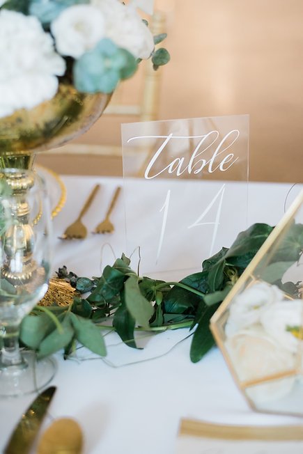 Acrylic Table Numbers w/ Base (Vertical)