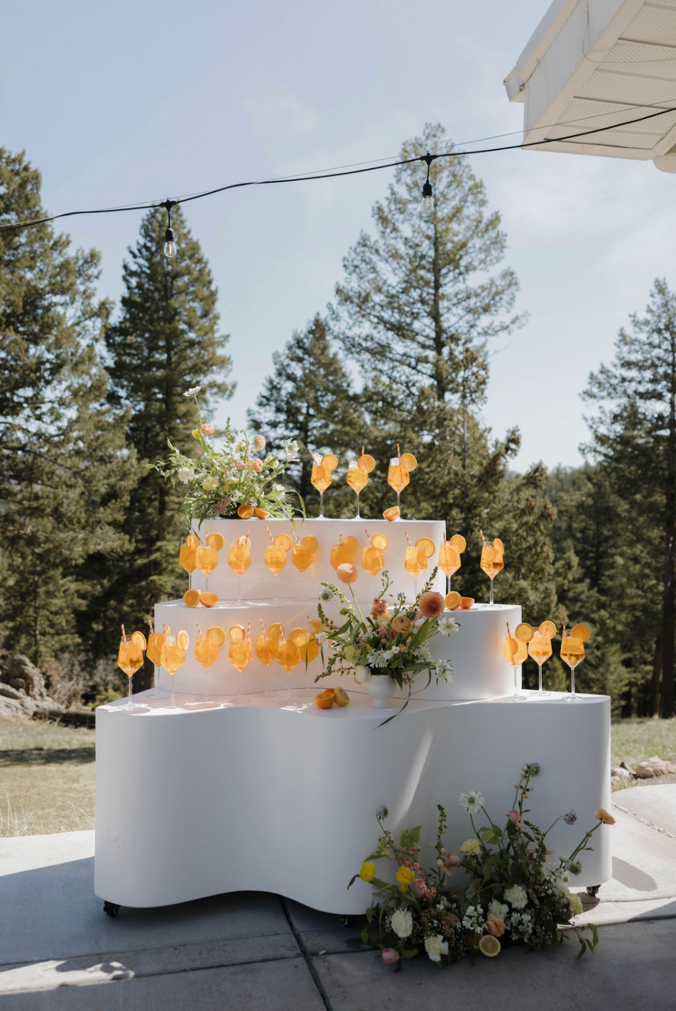 Wavy Display Table – Dizzy & Jayne