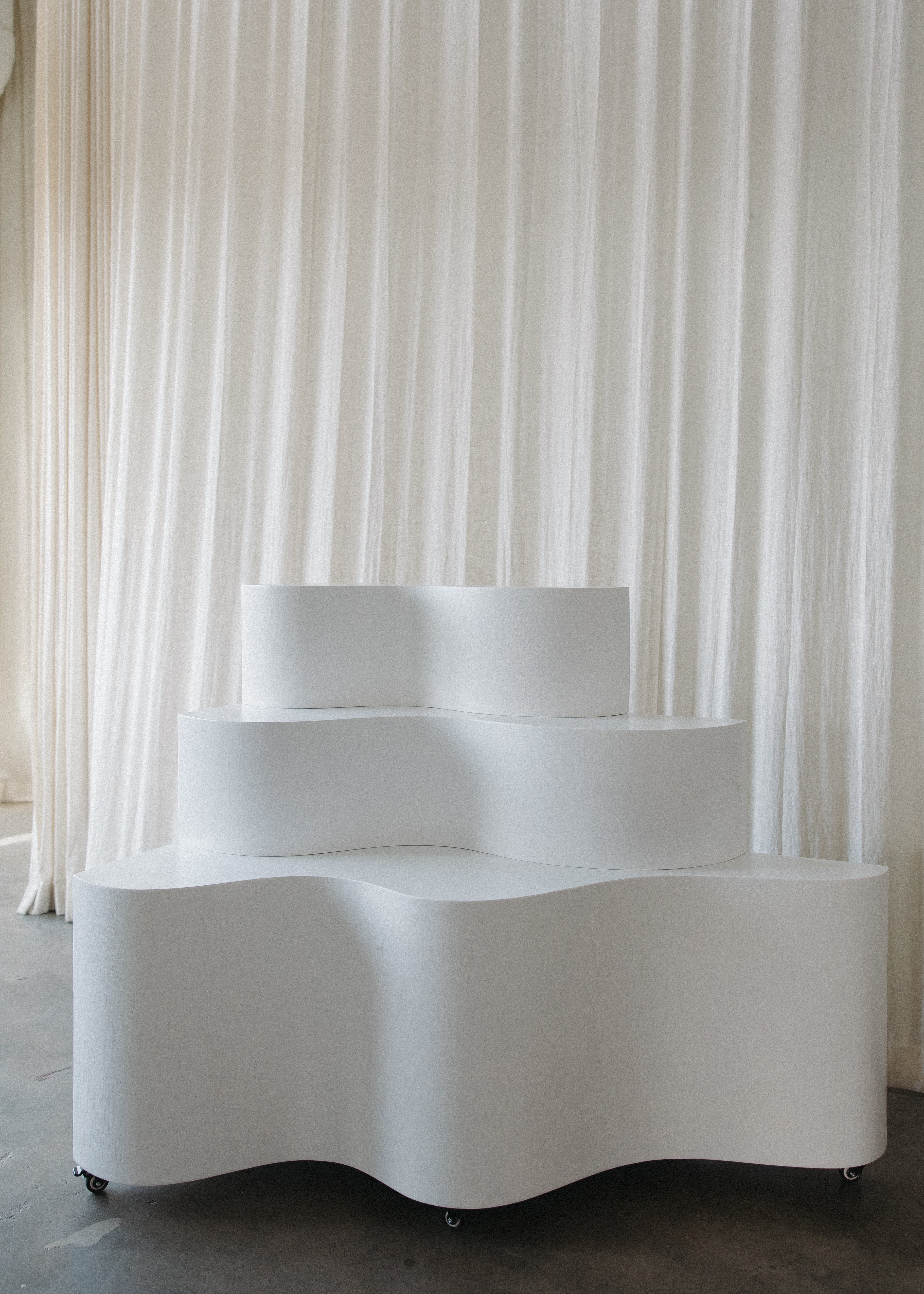 Wavy Display Table – Dizzy & Jayne